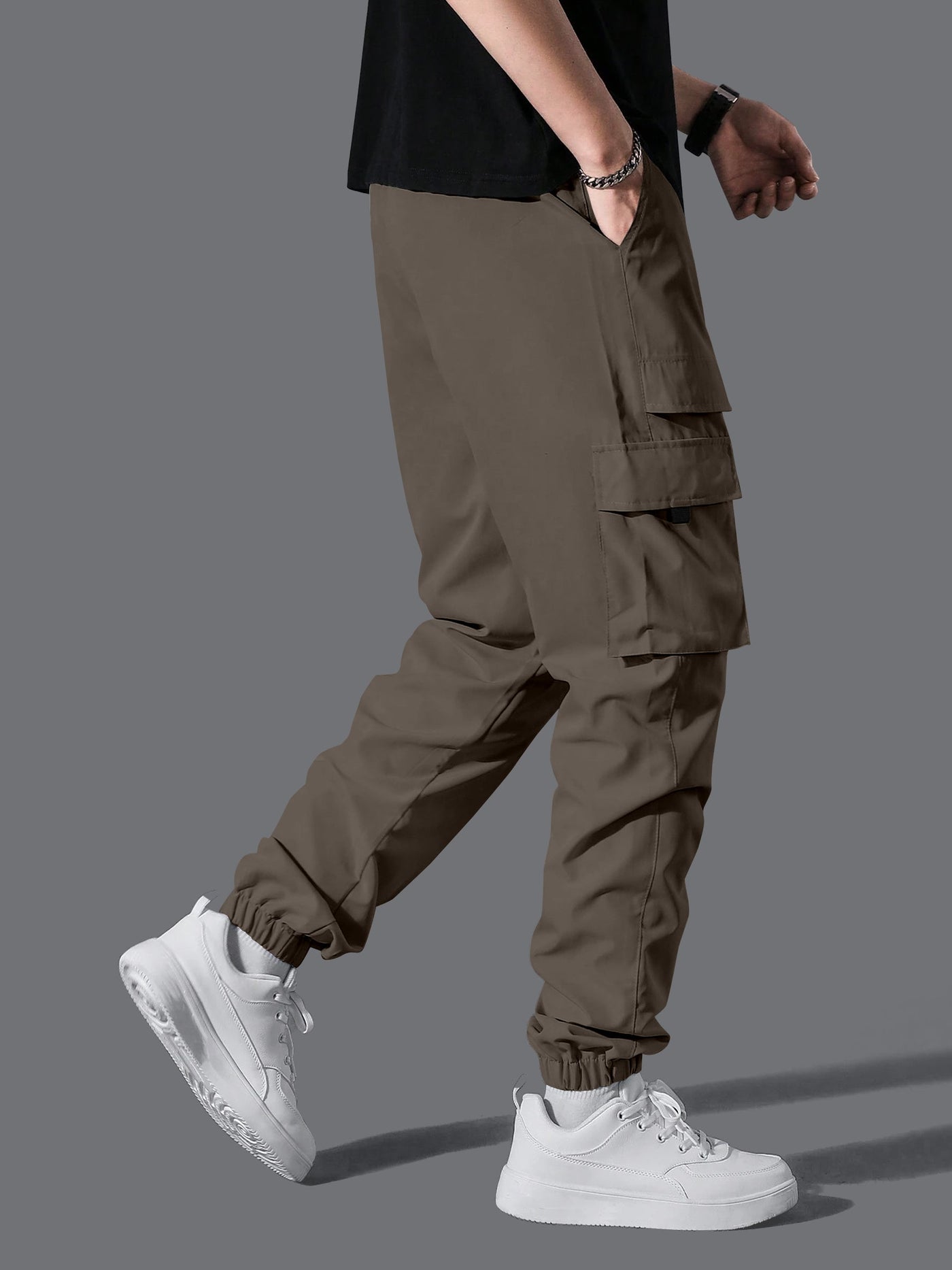 Professional Men's Cargo Pants.Classic Men's Cargo Pants with Multi-Pocket Design.Modern Fit Men's Trousers.Lightweight Men's Joggers.