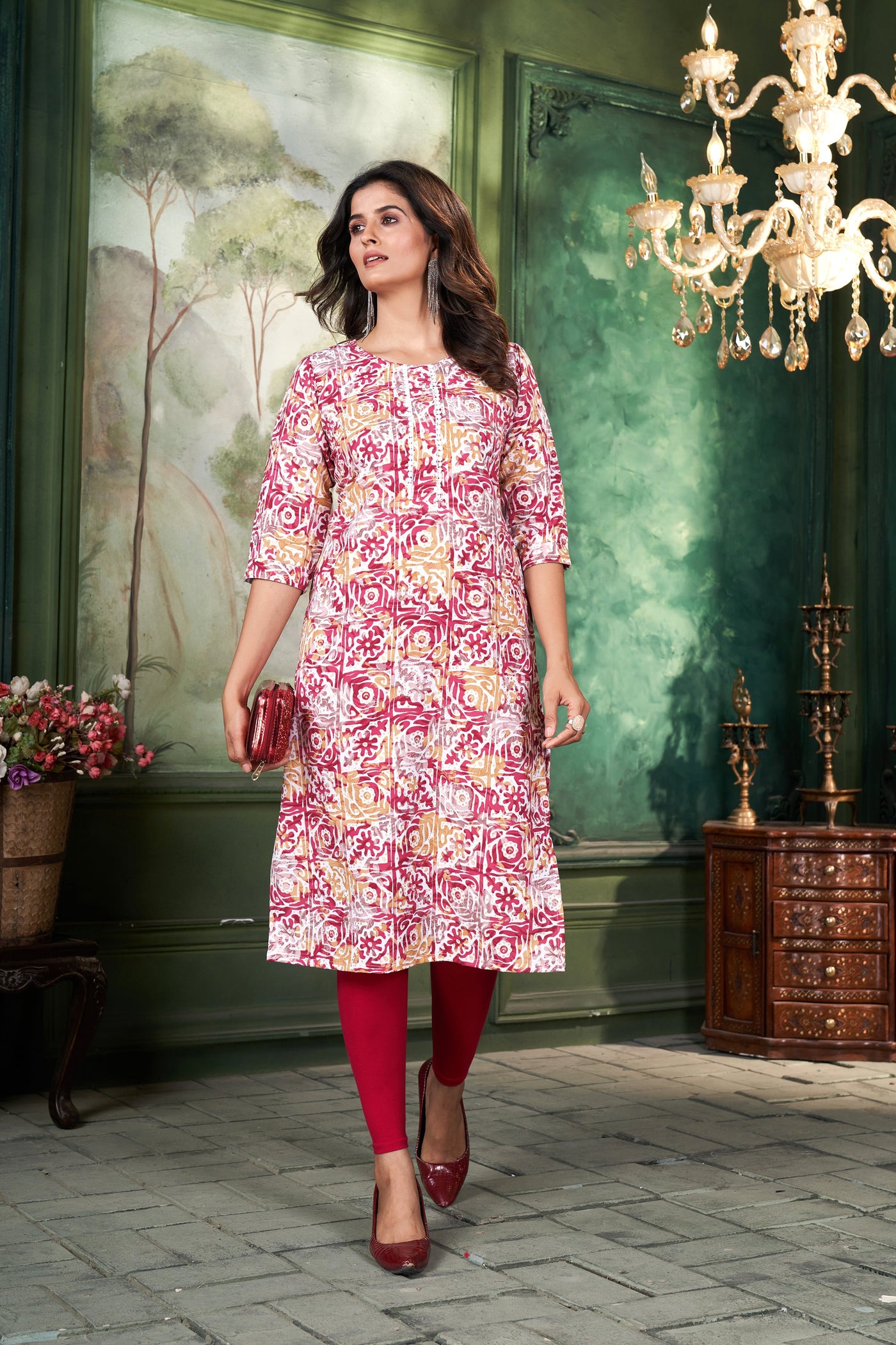 Women Printed Pink Cotton Kurti.