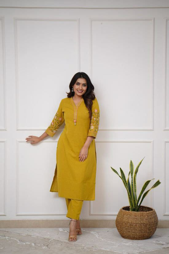 SLIVES  & BEAUTIFUL LATKAN ON FRONT ON KURTI Premium Rayon Set