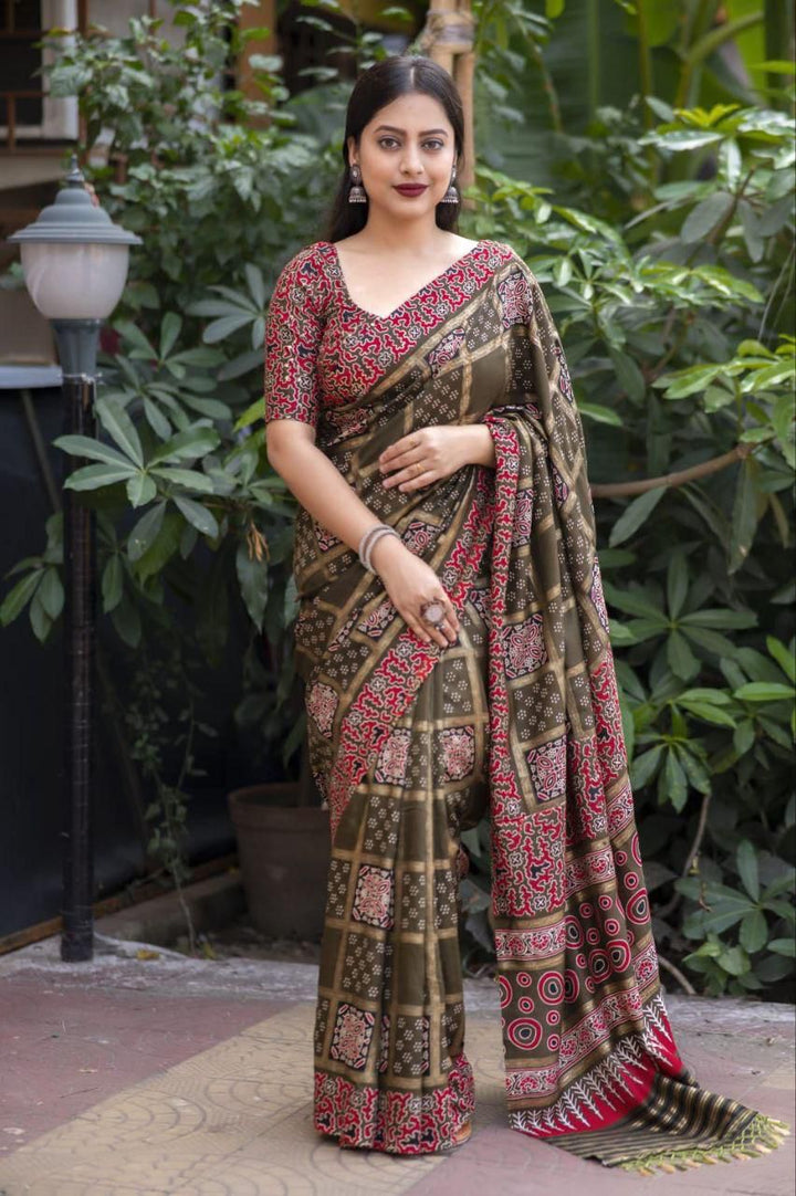 New printed saree for women