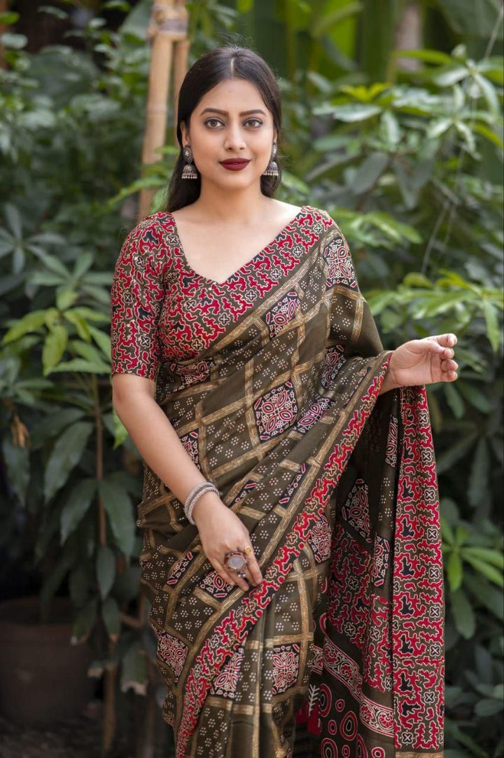 New printed saree for women