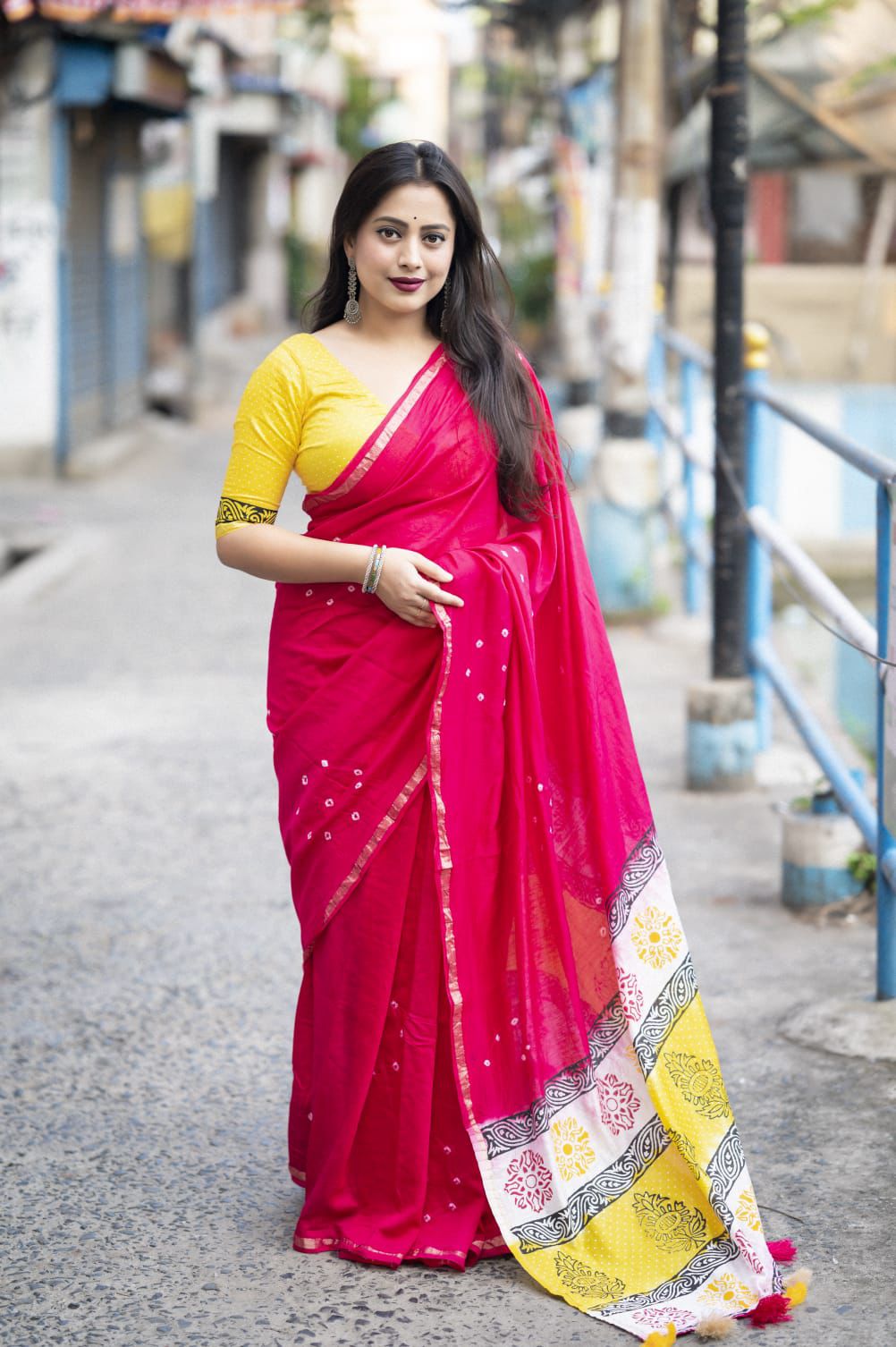 New premium hand she bandhani with block print saree.