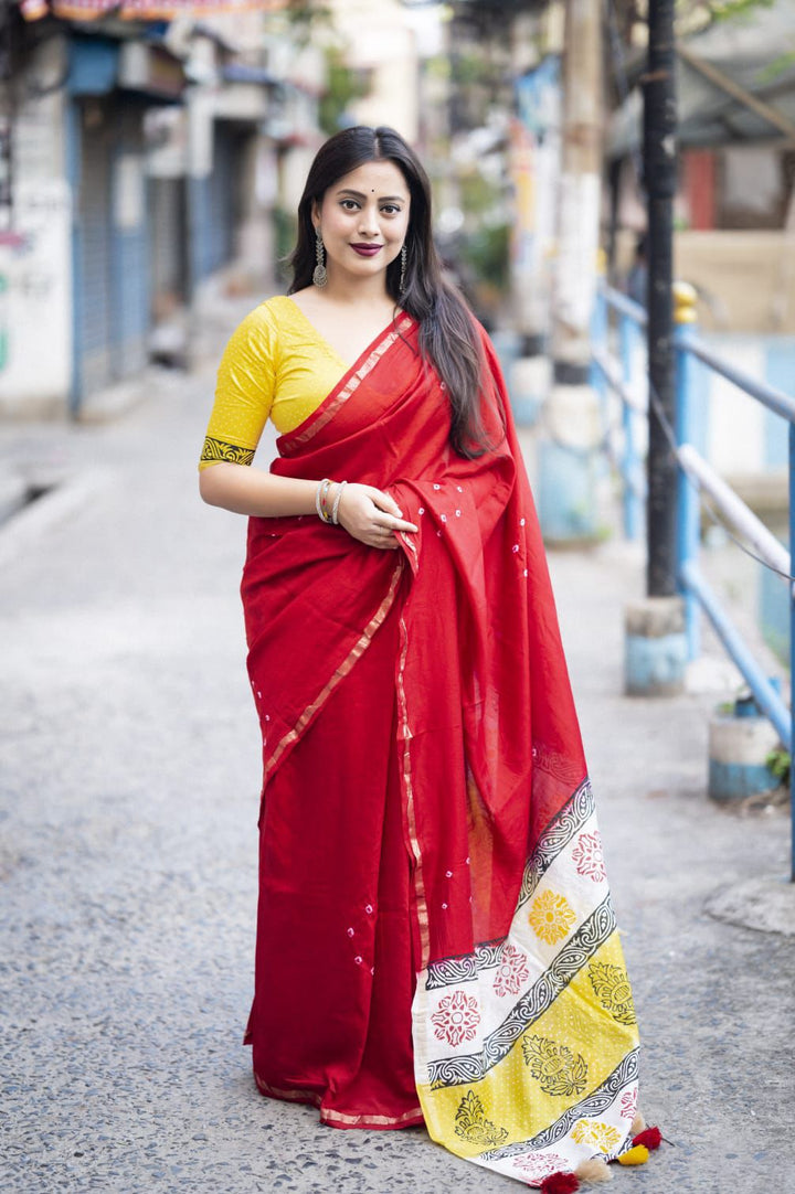 New premium hand she bandhani with block print saree.