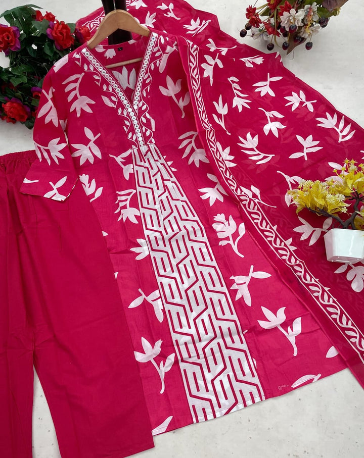 Anarkali kurta set with new style in sanganeri  print