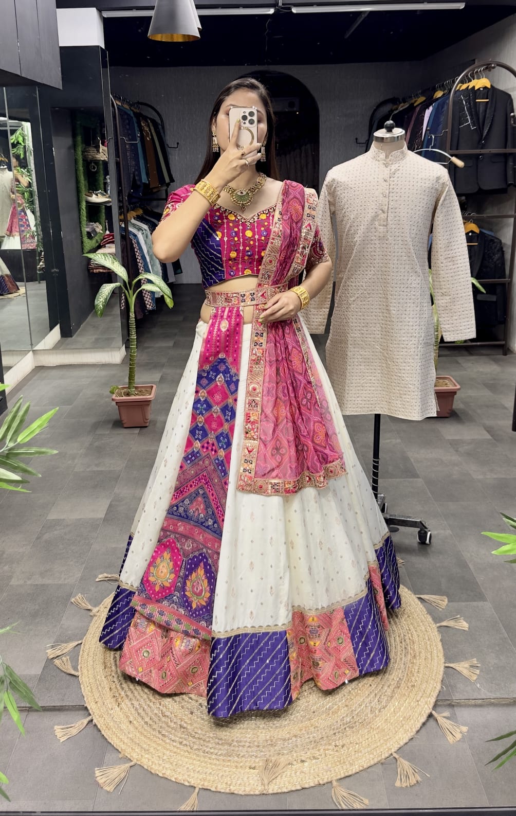 Maharani  Lehenga  Choli  (Full Stitched)