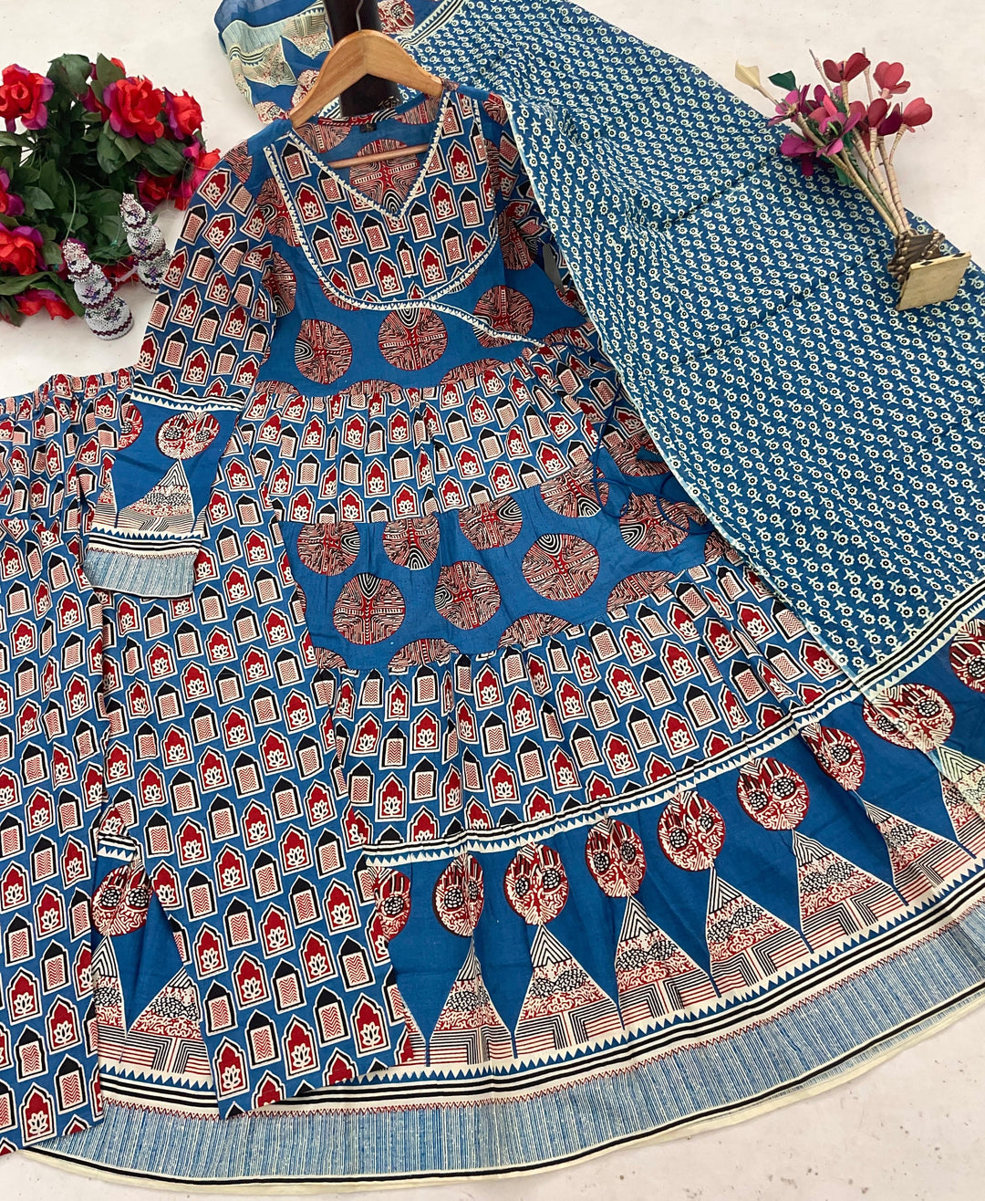 NEW BEAUTIFUL HEAVY FULLY FLAIRD ANARKALI STITCHIED SUIT SET