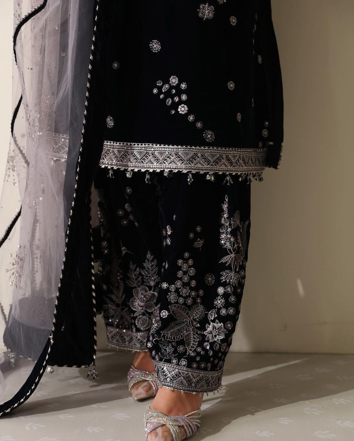 WINTER SEASON WEAR VELVET SEQUENCE EMBROIDERY WORK SUIT PANT WITH DUPATTA