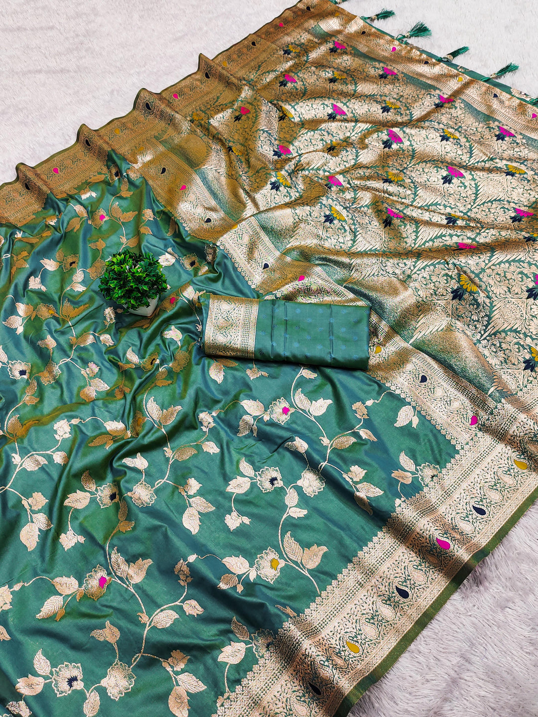 Soft Banarasi silk saree with zari weaving Meenakari touchup design all over the saree